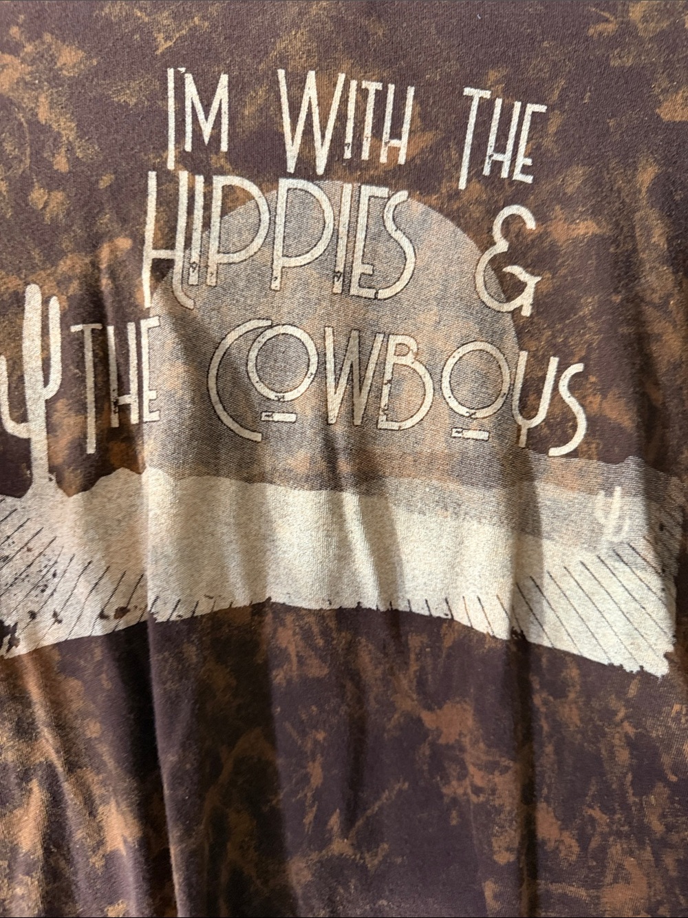 I’m with the Hippies and the Cowboys tee xl